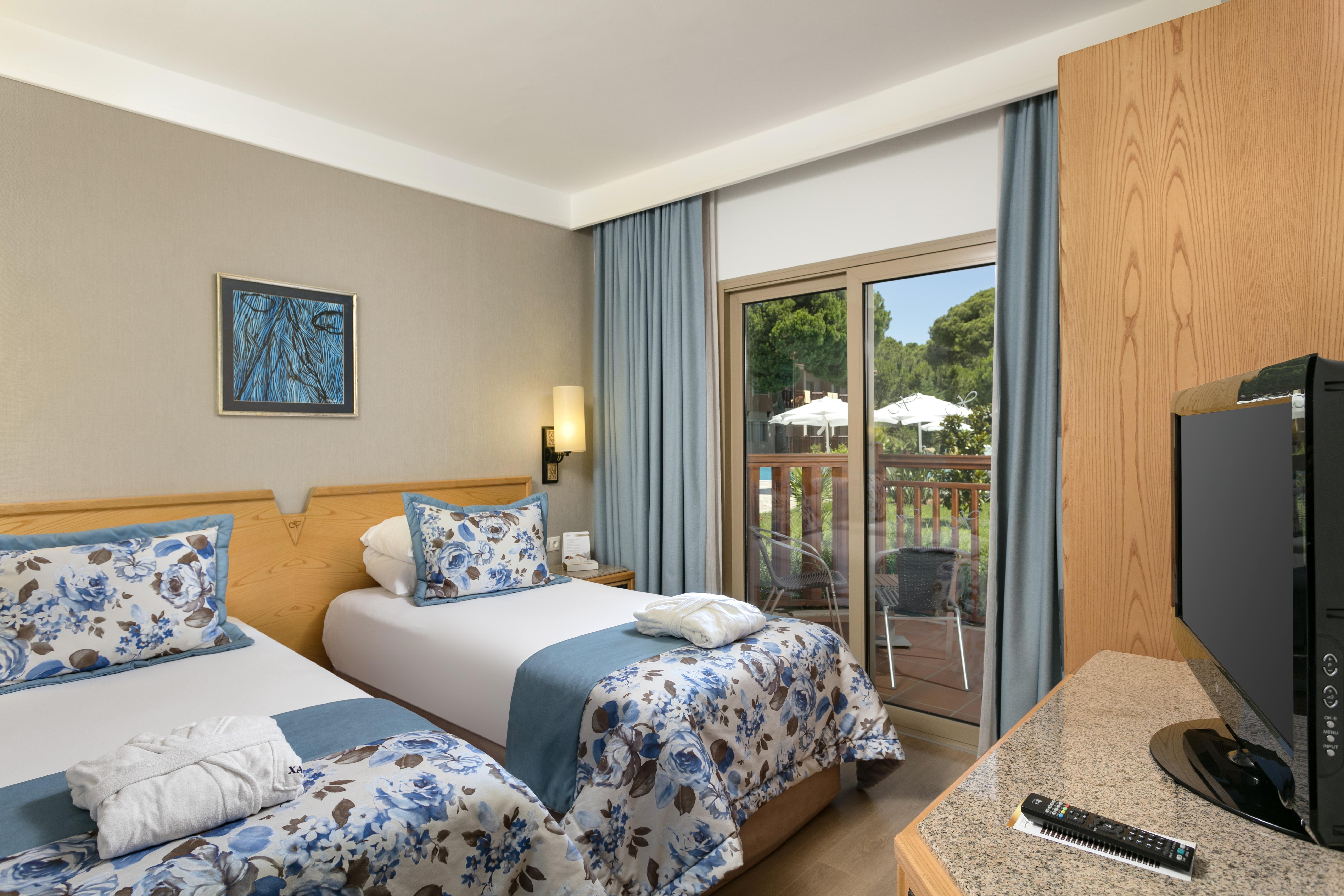 En az 2 yetişkin, En fazla 4 yetişkin veya 3 yetişkin + 2 çocuk.