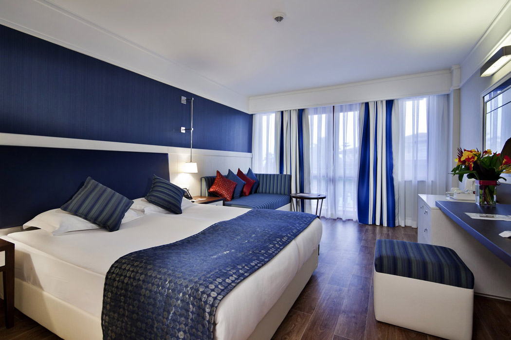 En fazla 3 yetişkin veya 2 yetişkin + 2 çocuk.