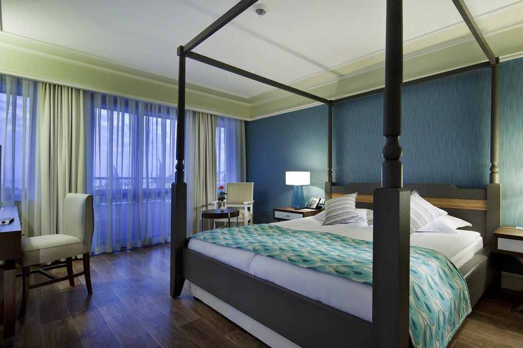 En az 2 yetişkin, En fazla 4 yetişkin + 1 çocuk veya 3 yetişkin + 2 çocuk.