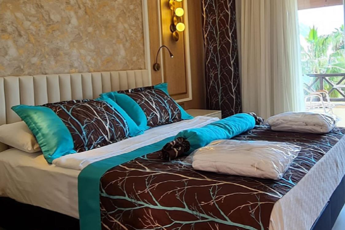 En az 2 yetişkin, En fazla 4 yetişkin veya 3 yetişkin + 1 çocuk.