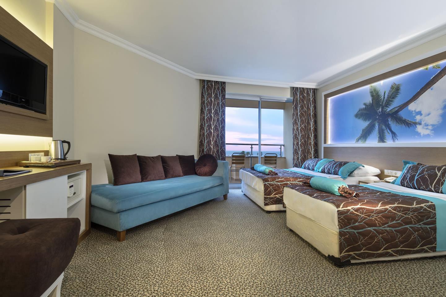 En fazla 3 yetişkin veya 2 yetişkin + 1 çocuk.