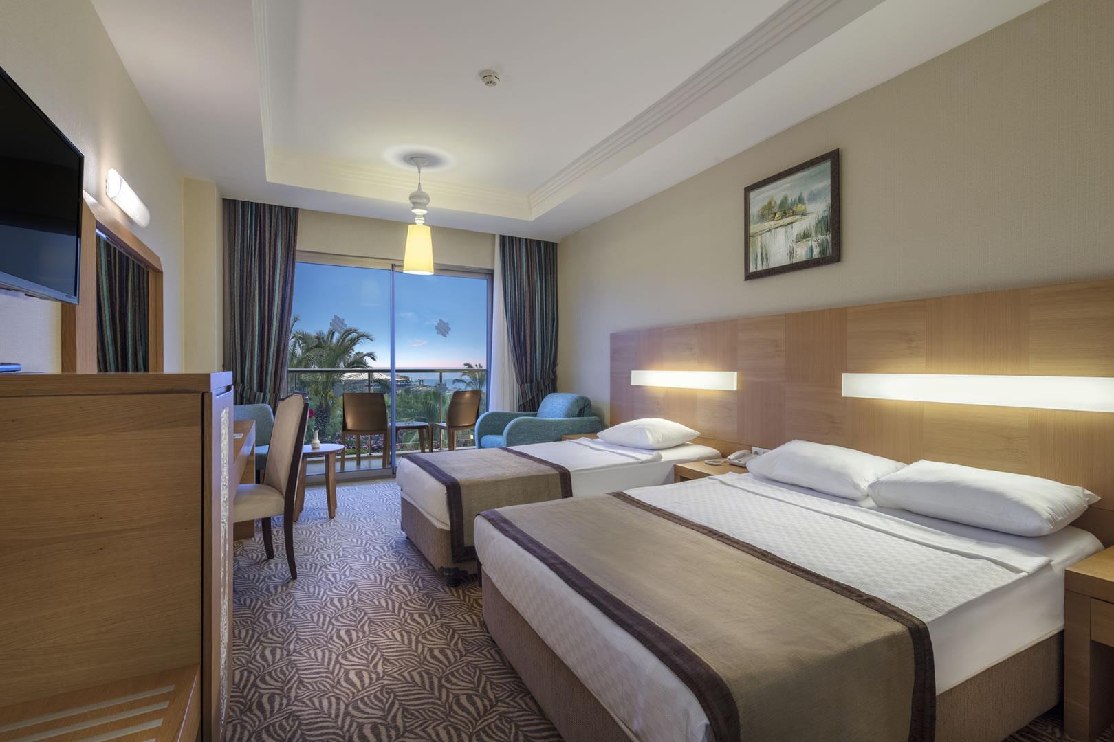 En fazla 3 yetişkin + 1 çocuk veya 2 yetişkin + 2 çocuk.