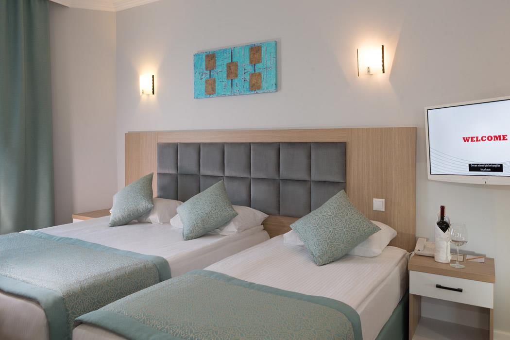 En az 2 yetişkin, En fazla 3 yetişkin + 1 çocuk veya 2 yetişkin + 2 çocuk.