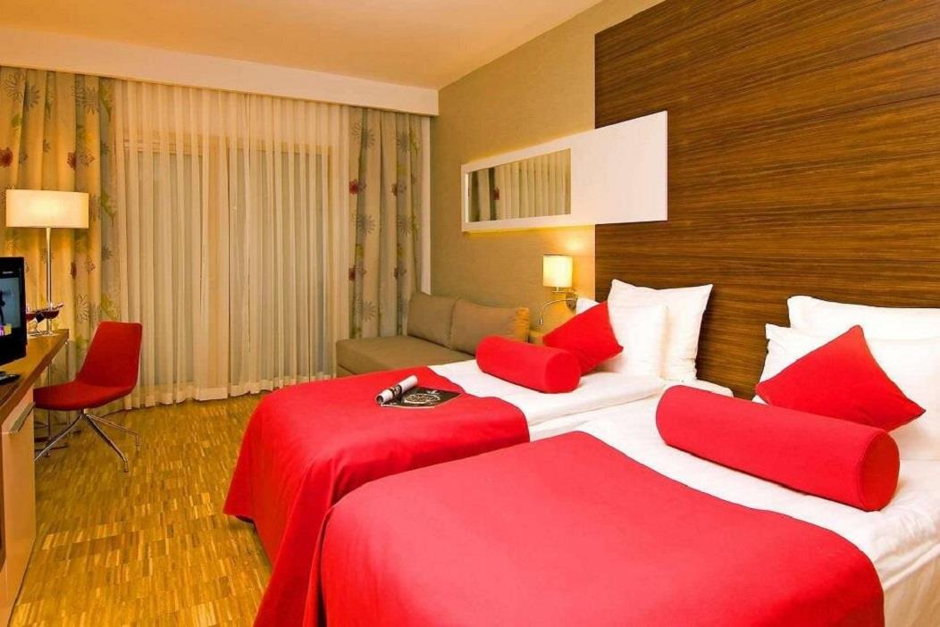 En az 2 yetişkin, En fazla 5 yetişkin + 1 çocuk veya 4 yetişkin + 2 çocuk.