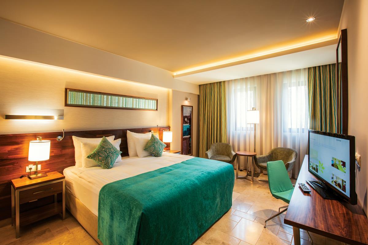 En az 2 yetişkin, En fazla 4 yetişkin veya 3 yetişkin + 2 çocuk.