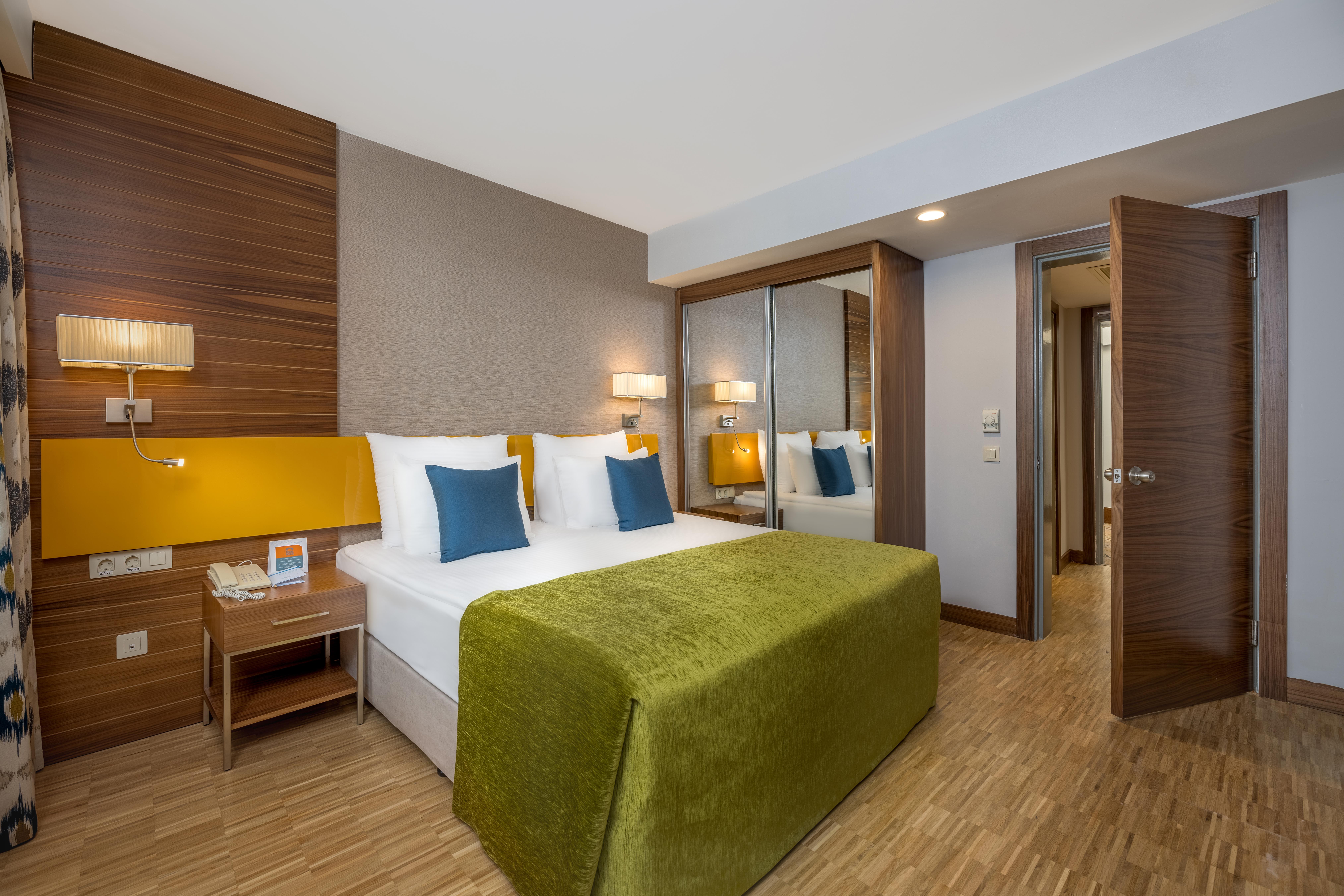 En az 2 yetişkin, En fazla 3 yetişkin veya 2 yetişkin + 2 çocuk.