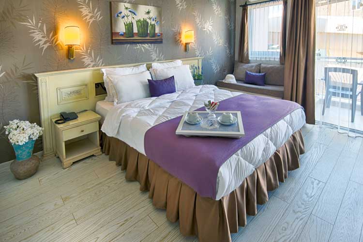 En fazla 3 yetişkin veya 2 yetişkin + 1 çocuk.