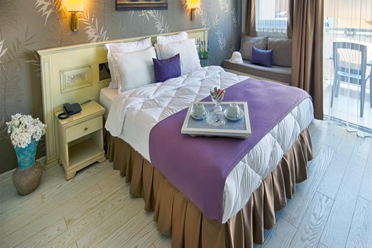 En fazla 2 yetişkin.