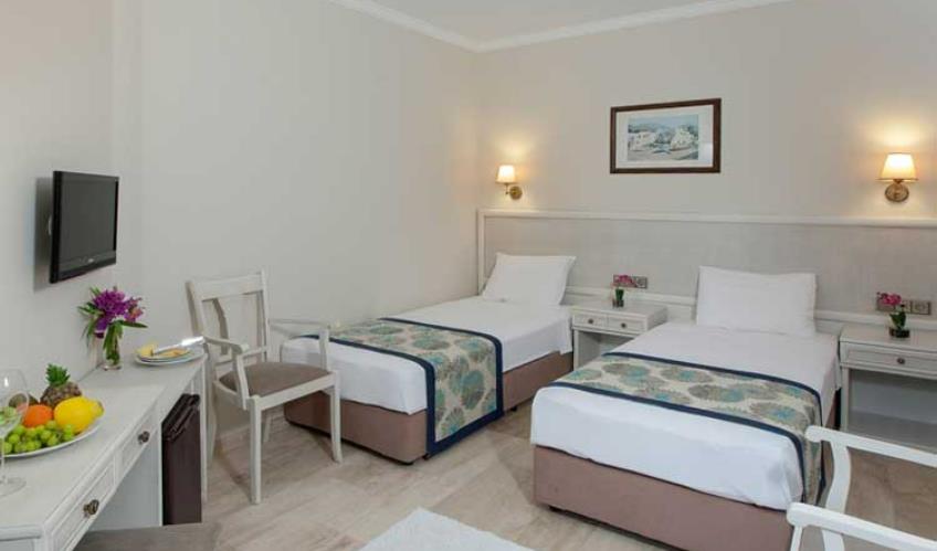 En fazla 2 yetişkin + 1 çocuk veya 1 yetişkin + 1 çocuk.