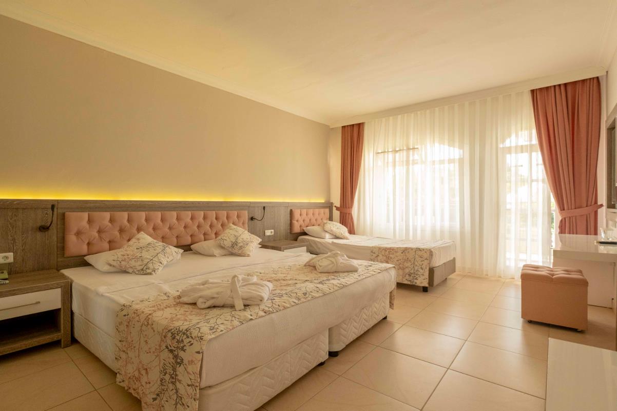 En fazla 3 yetişkin + 1 çocuk veya 2 yetişkin + 2 çocuk.