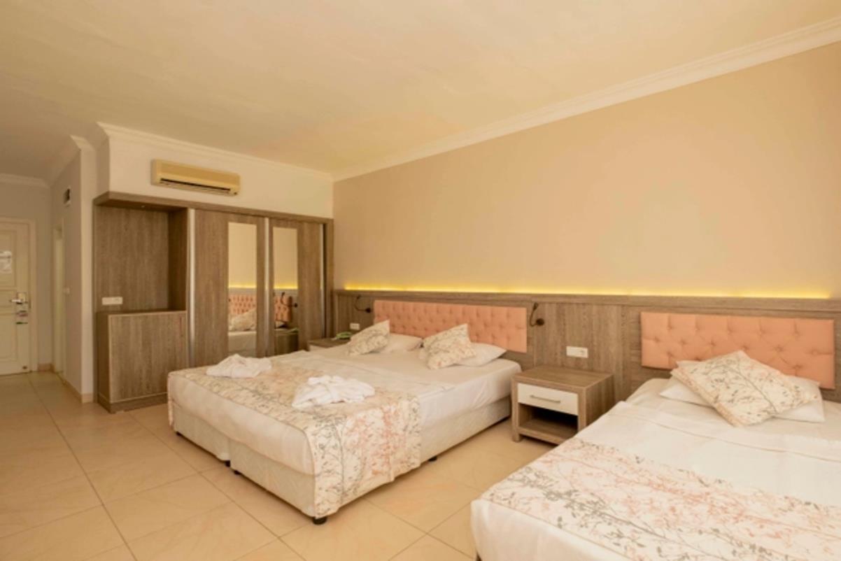 En fazla 3 yetişkin.