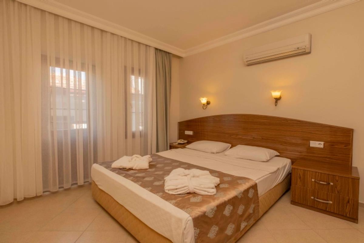 En az 2 yetişkin, En fazla 3 yetişkin + 1 çocuk veya 2 yetişkin + 2 çocuk.