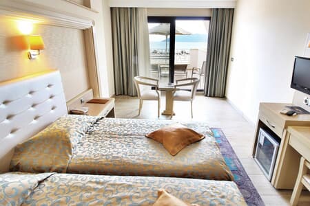 Deluxe Teras Deniz Manzaralı Oda