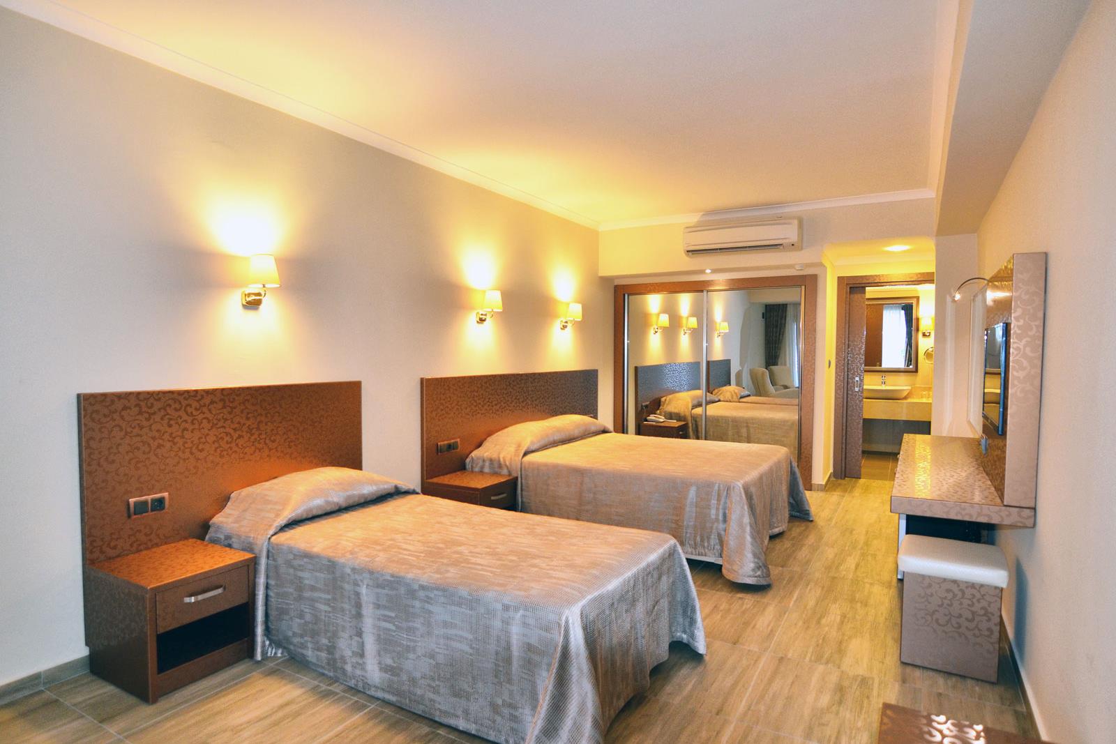 En fazla 3 yetişkin veya 2 yetişkin + 2 çocuk.