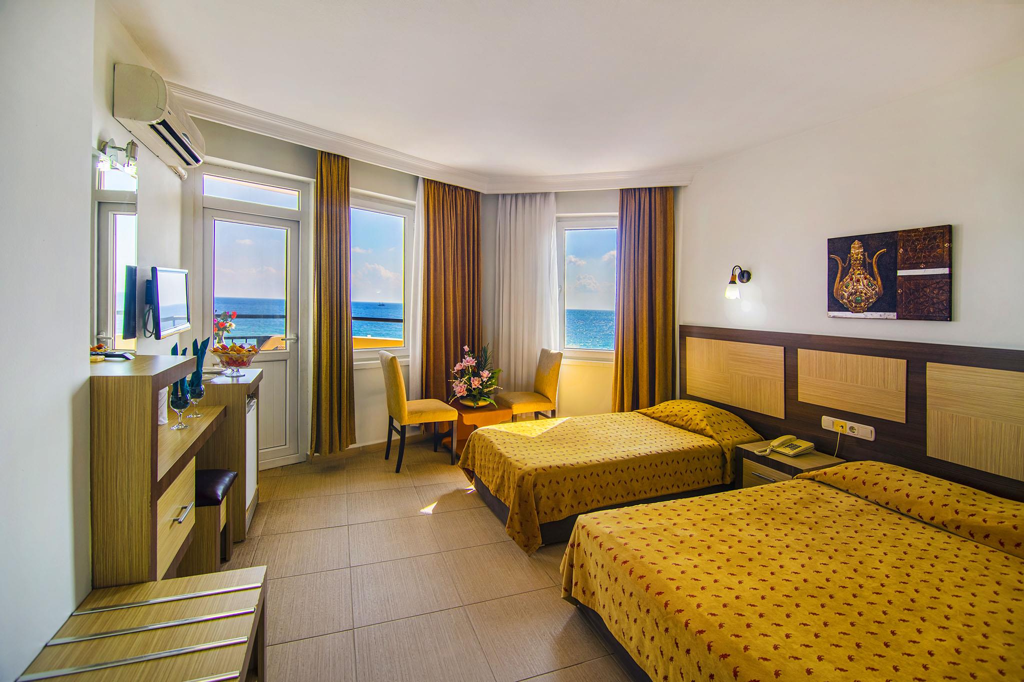 En fazla 3 yetişkin veya 2 yetişkin + 1 çocuk.