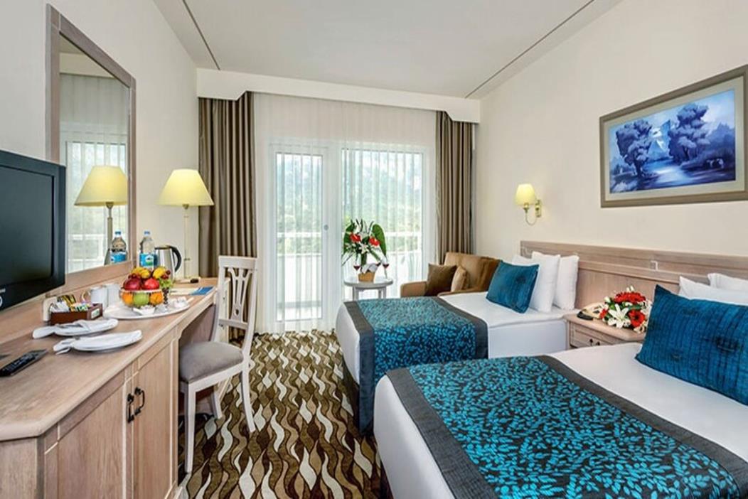 En fazla 3 yetişkin veya 2 yetişkin + 1 çocuk.