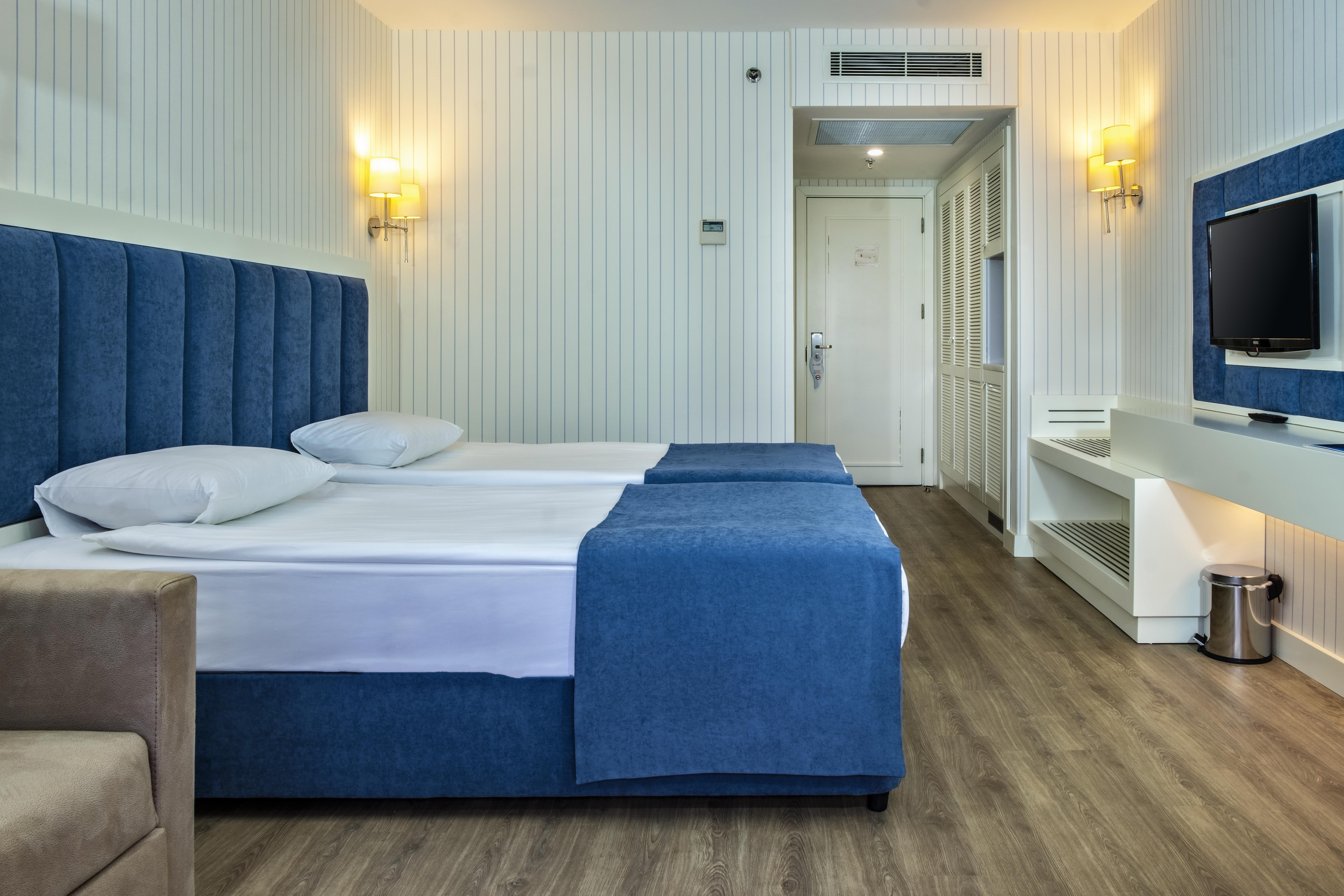 En fazla 3 yetişkin veya 2 yetişkin + 2 çocuk.