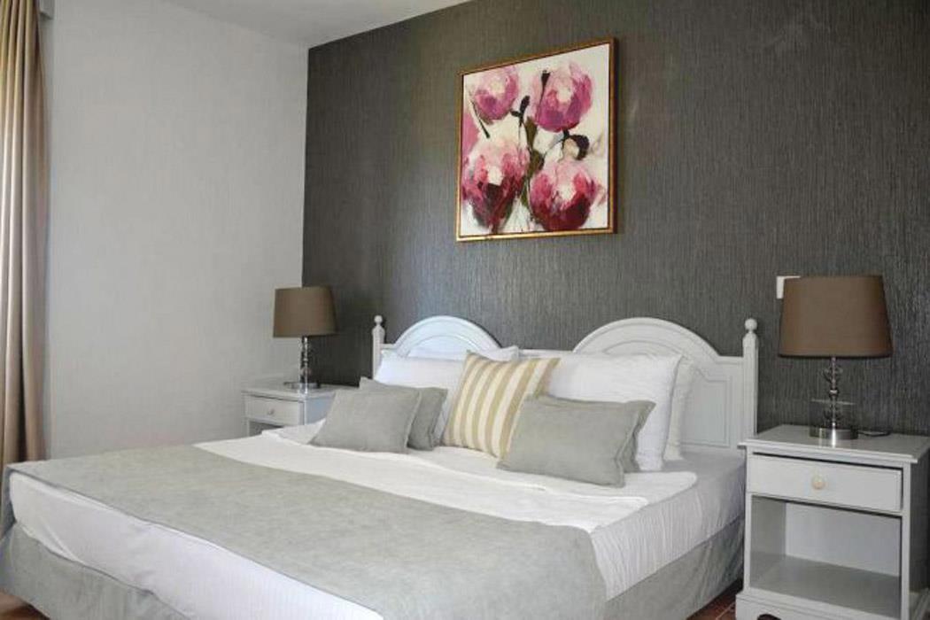 En az 2 yetişkin, En fazla 3 yetişkin.