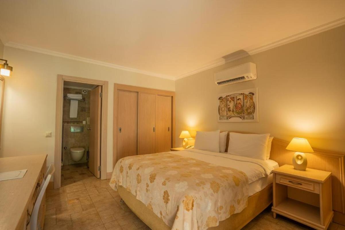 En fazla 2 yetişkin.