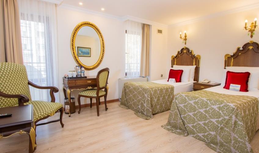 En fazla 3 yetişkin.