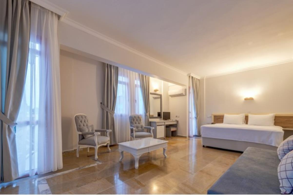 En fazla 3 yetişkin veya 2 yetişkin + 1 çocuk.