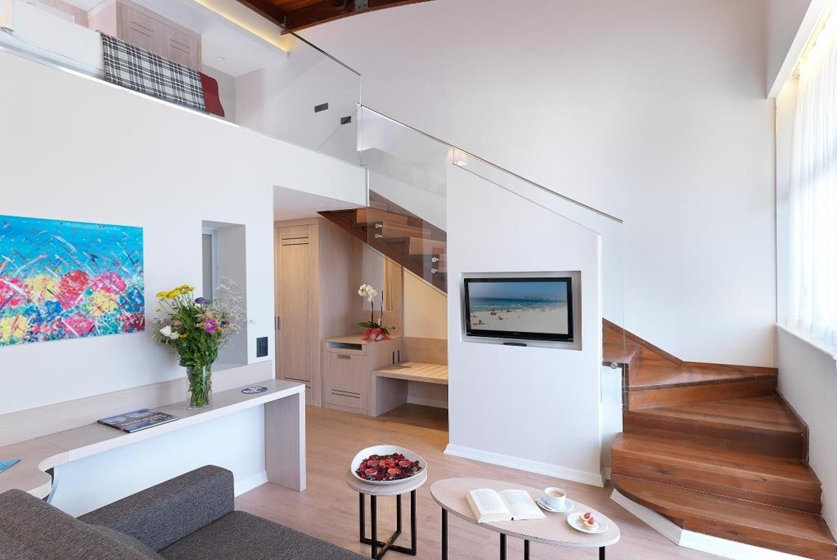 En fazla 3 yetişkin.