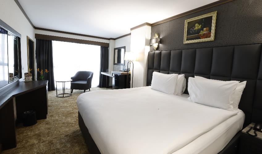 En fazla 2 yetişkin + 1 çocuk veya 1 yetişkin + 1 çocuk.