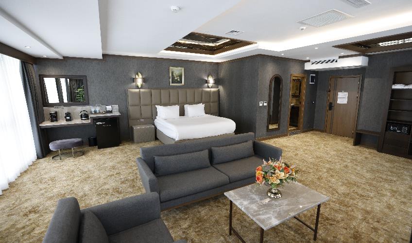 En fazla 2 yetişkin + 1 çocuk veya 1 yetişkin + 1 çocuk.