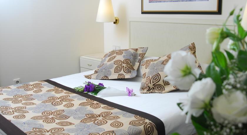 En fazla 2 yetişkin.