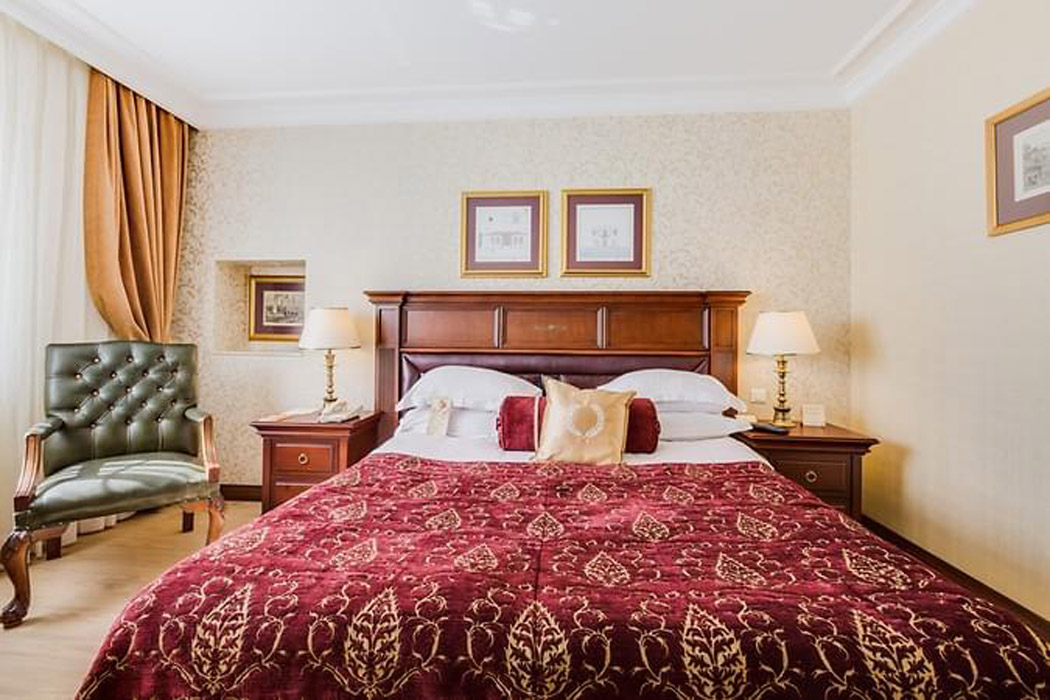 En az 2 yetişkin, En fazla 4 yetişkin.