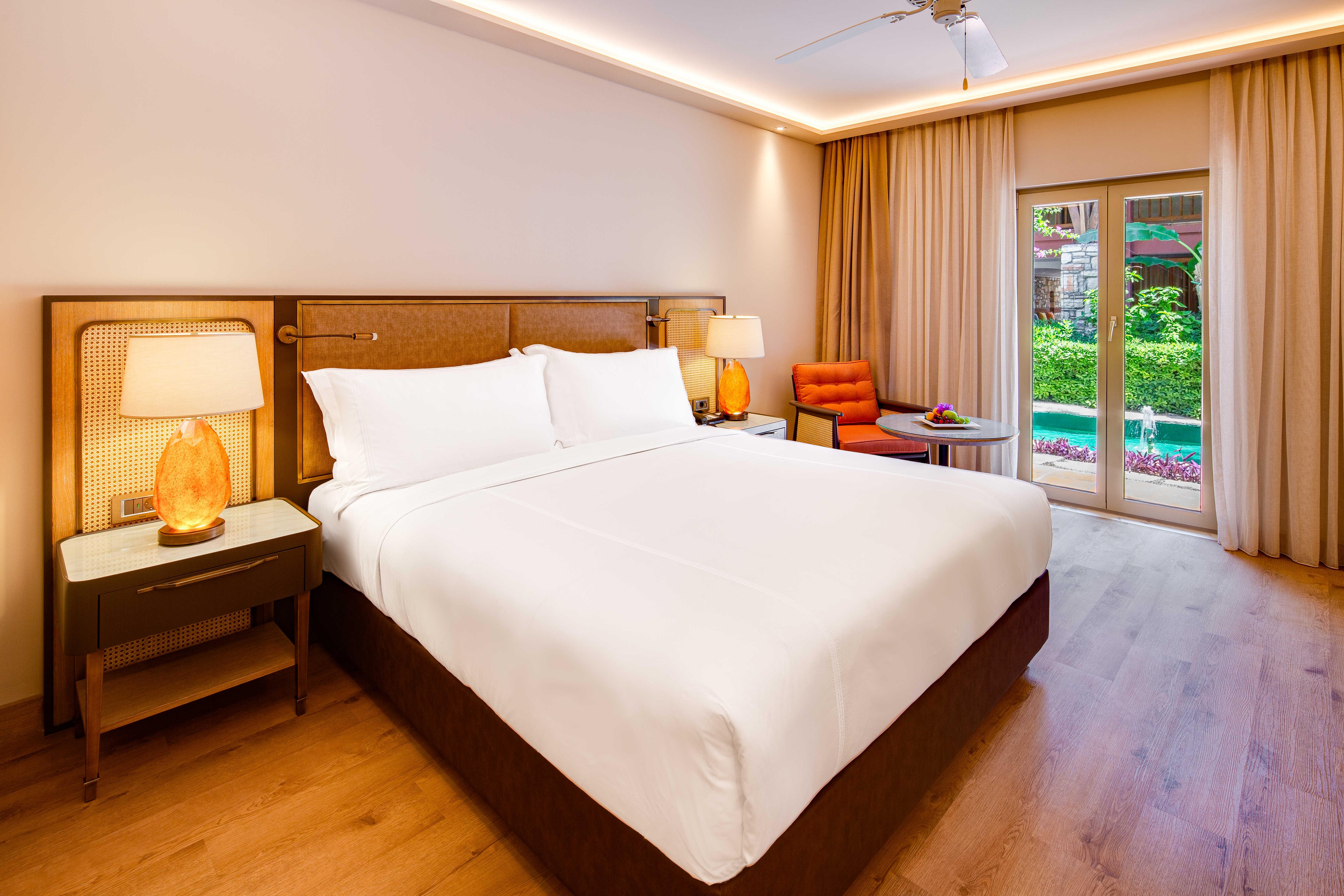 En fazla 3 yetişkin veya 2 yetişkin + 1 çocuk.