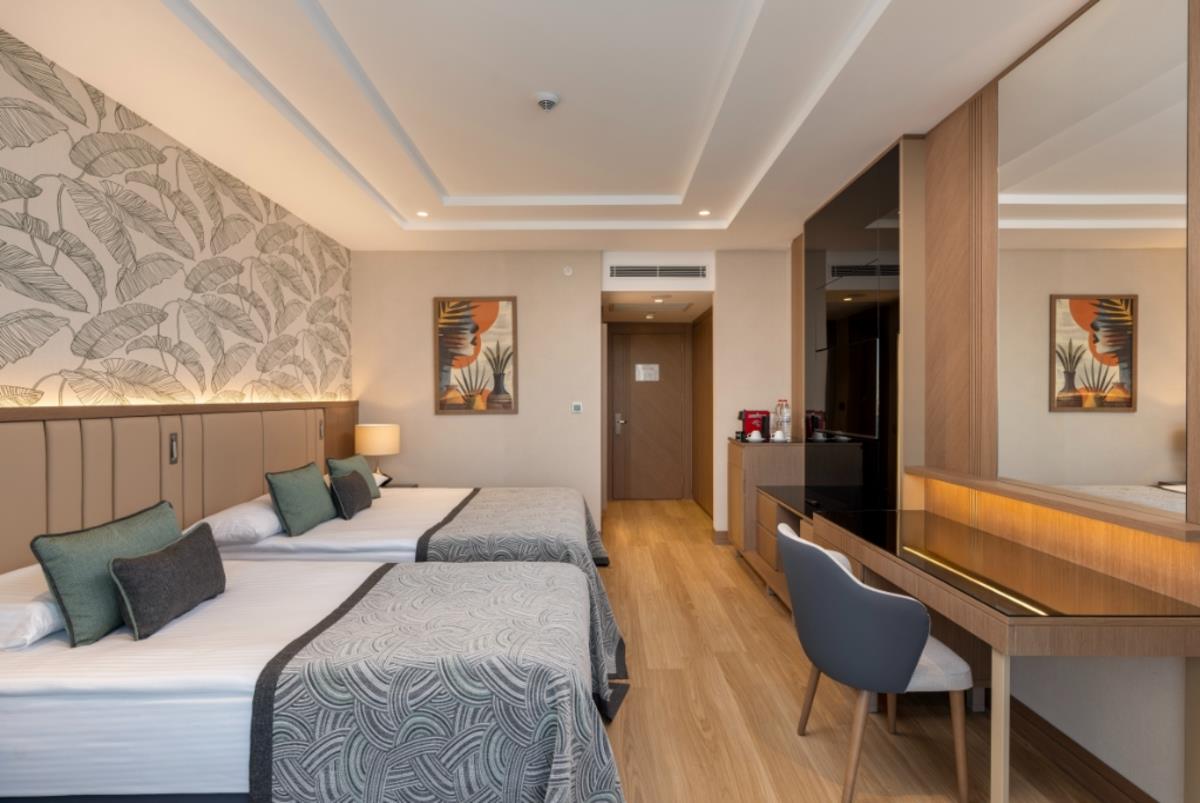 En fazla 3 yetişkin + 1 çocuk veya 2 yetişkin + 2 çocuk.