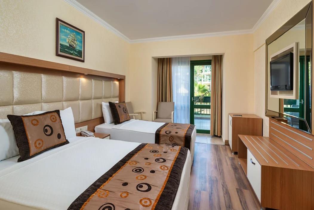 En fazla 3 yetişkin veya 2 yetişkin + 2 çocuk.