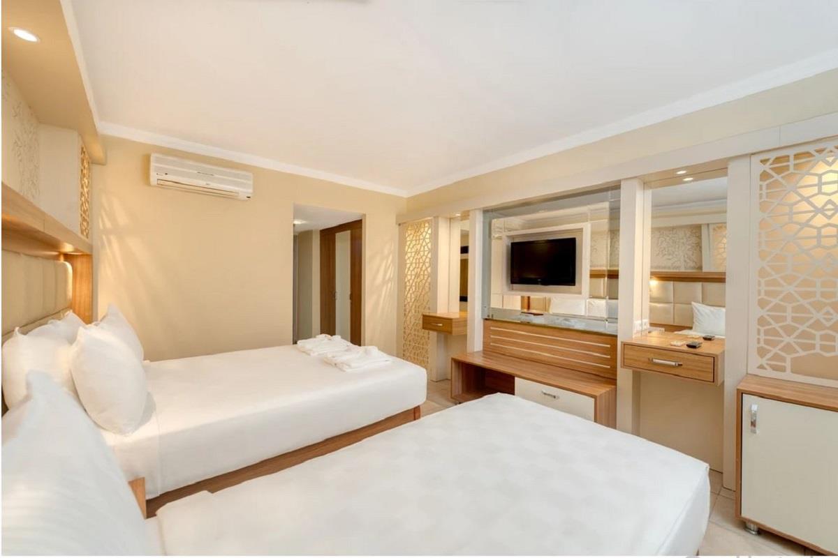 En az 2 yetişkin, En fazla 5 yetişkin veya 4 yetişkin + 1 çocuk.