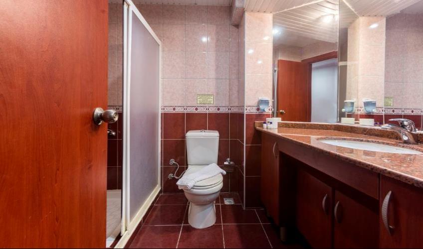 En fazla 2 yetişkin + 1 çocuk veya 1 yetişkin + 1 çocuk.