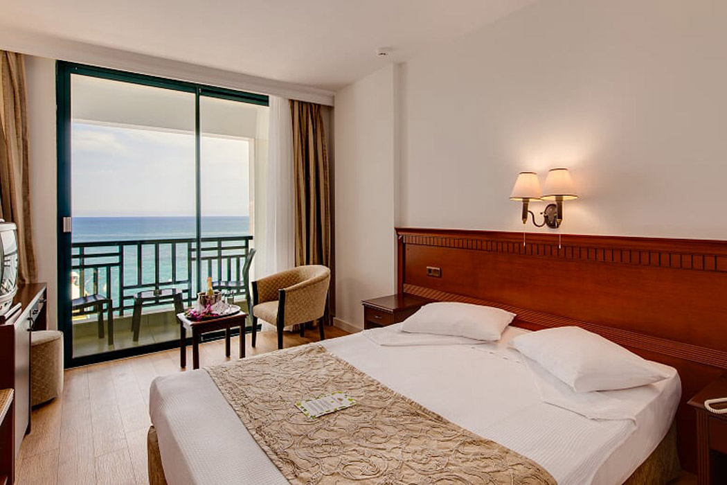 En fazla 3 yetişkin veya 2 yetişkin + 1 çocuk.