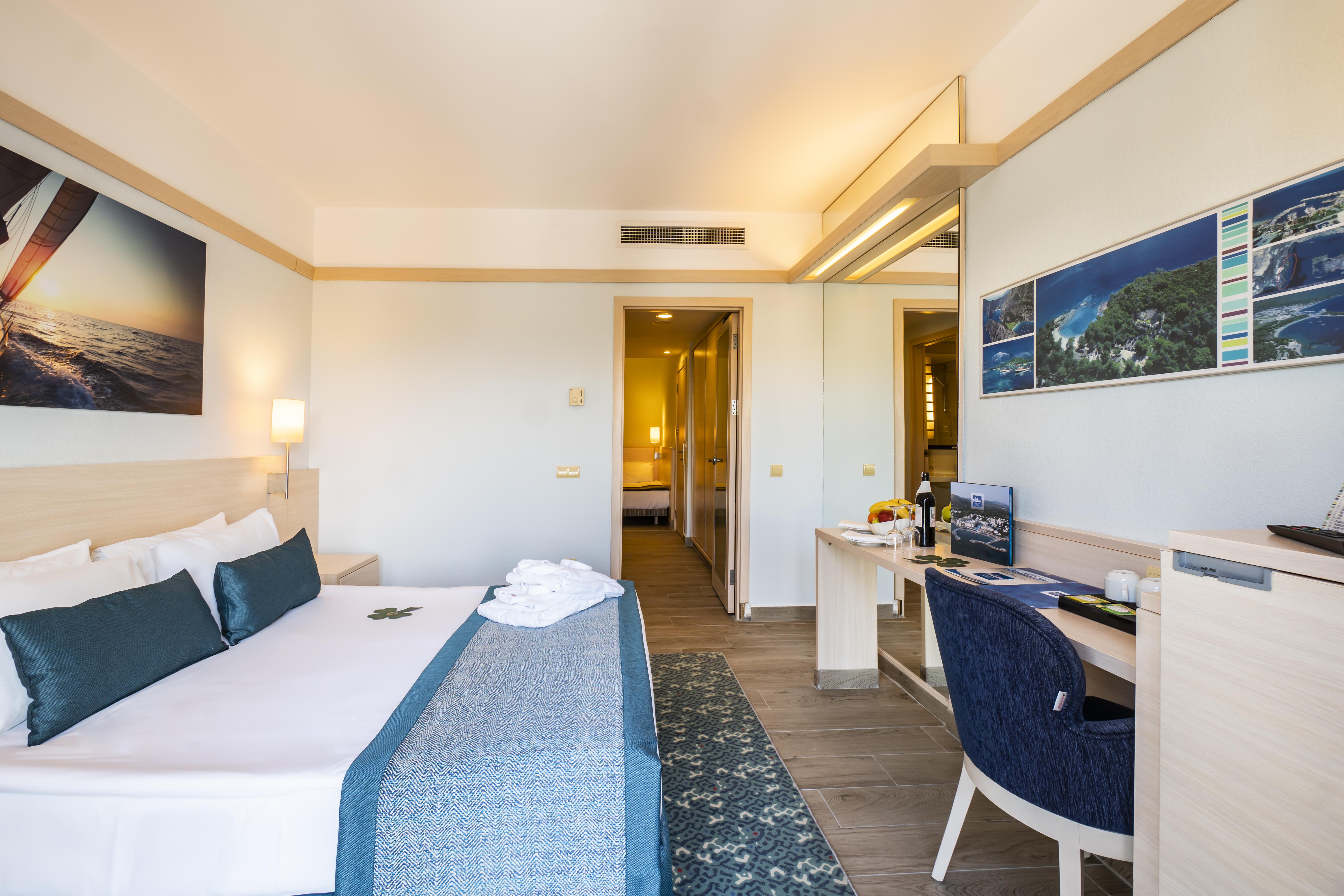 En az 2 yetişkin, En fazla 4 yetişkin veya 3 yetişkin + 1 çocuk.