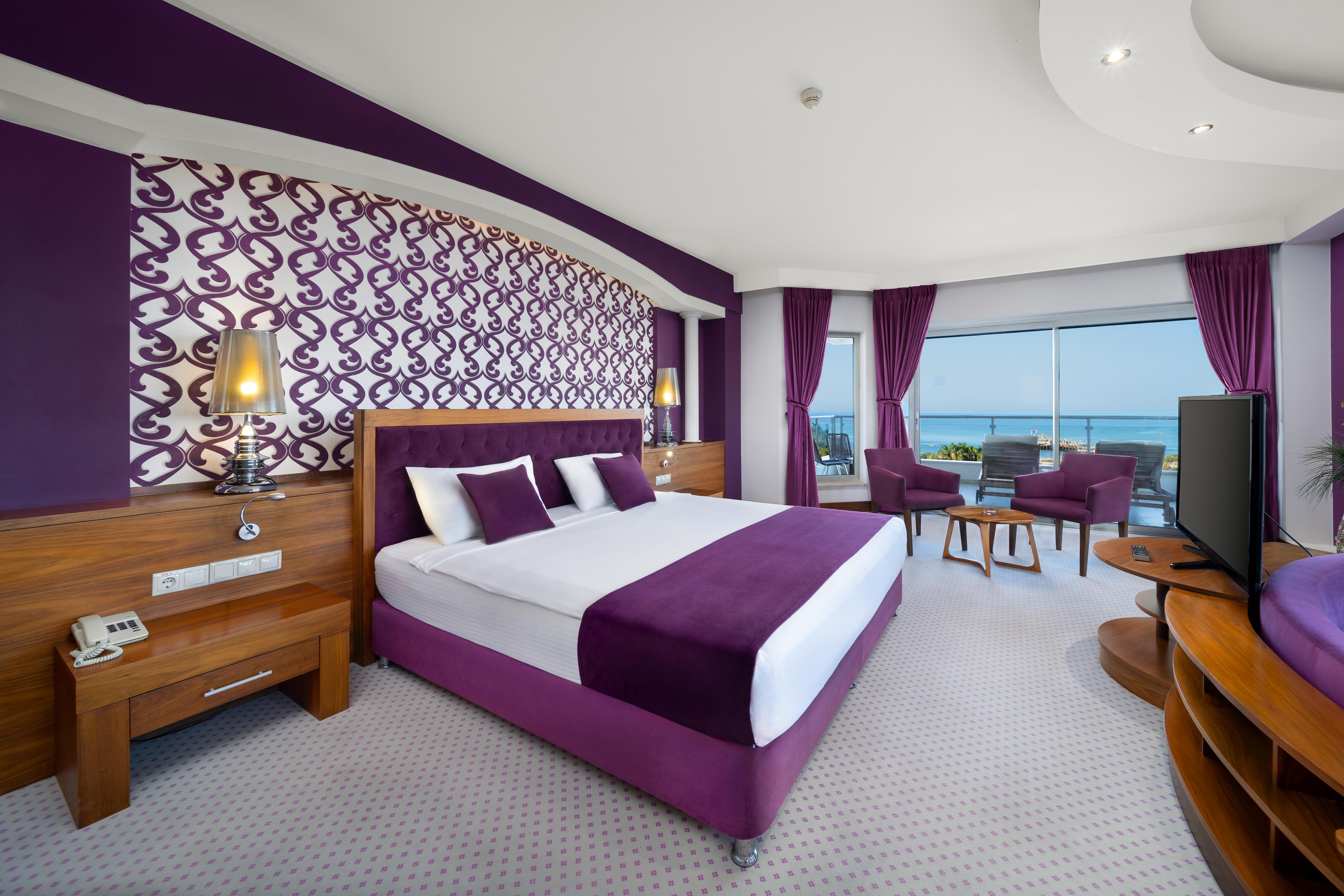 En az 2 yetişkin, En fazla 4 yetişkin veya 3 yetişkin + 1 çocuk.