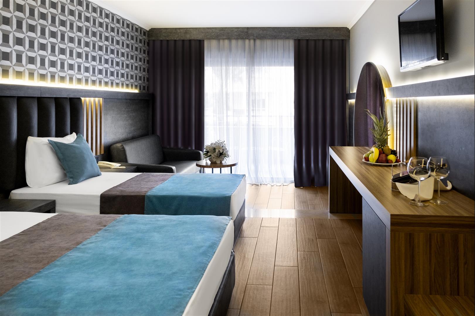 En az 2 yetişkin, En fazla 4 yetişkin + 1 çocuk veya 3 yetişkin + 2 çocuk.