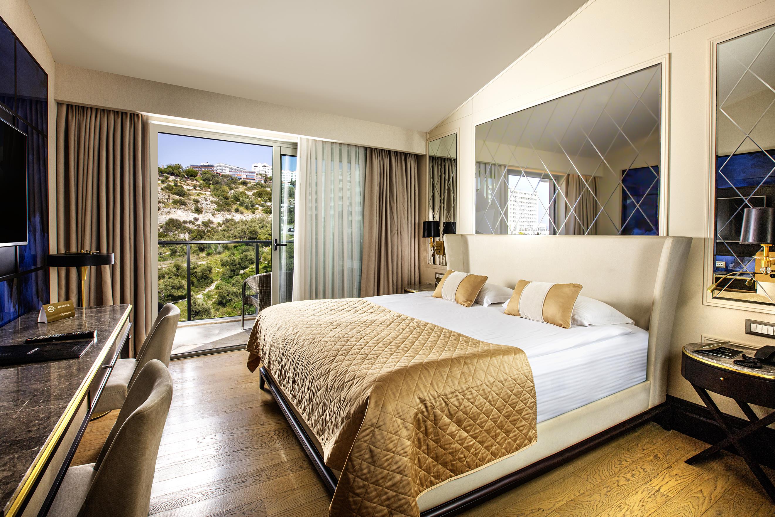 En fazla 3 yetişkin veya 2 yetişkin + 2 çocuk.