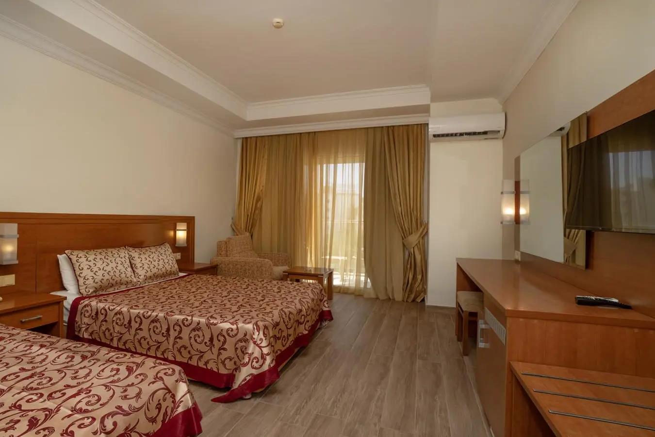 En fazla 3 yetişkin + 1 çocuk veya 2 yetişkin + 2 çocuk.