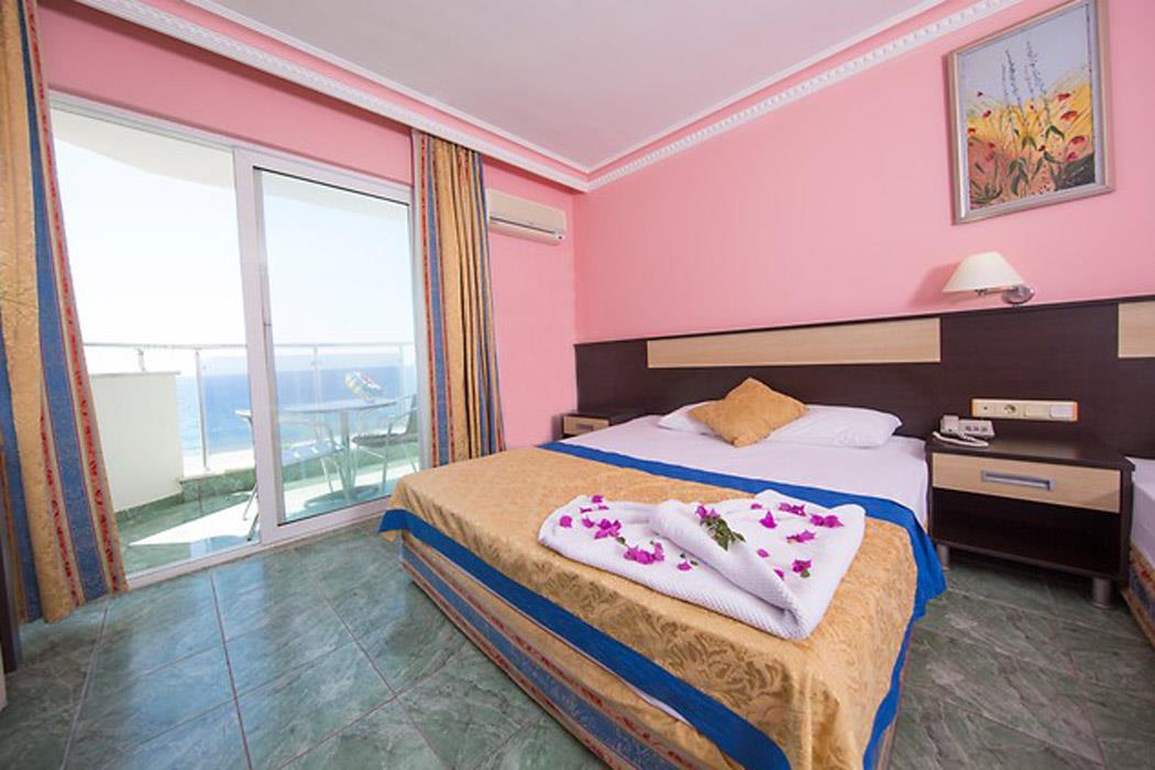 En fazla 3 yetişkin veya 2 yetişkin + 2 çocuk.