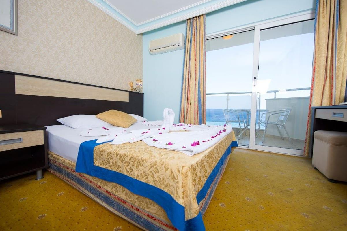 En fazla 3 yetişkin veya 2 yetişkin + 2 çocuk.