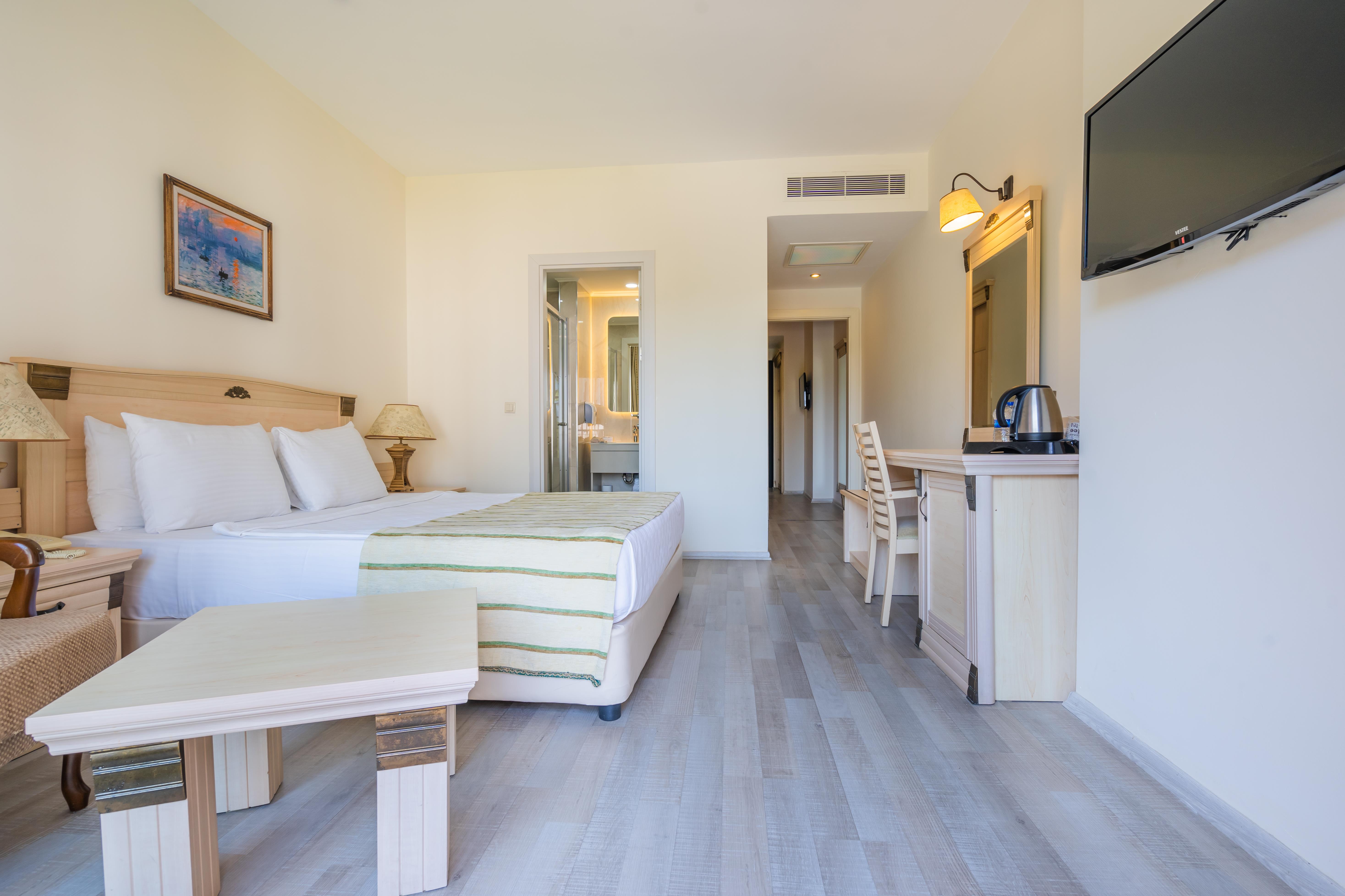 En az 2 yetişkin, En fazla 4 yetişkin + 1 bebek (0-2 yaş) veya 3 yetişkin + 1 çocuk + 1 bebek (0-2 yaş).