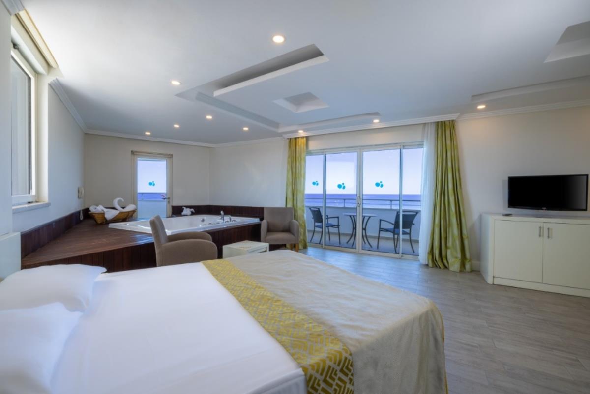 En az 2 yetişkin, En fazla 2 yetişkin.