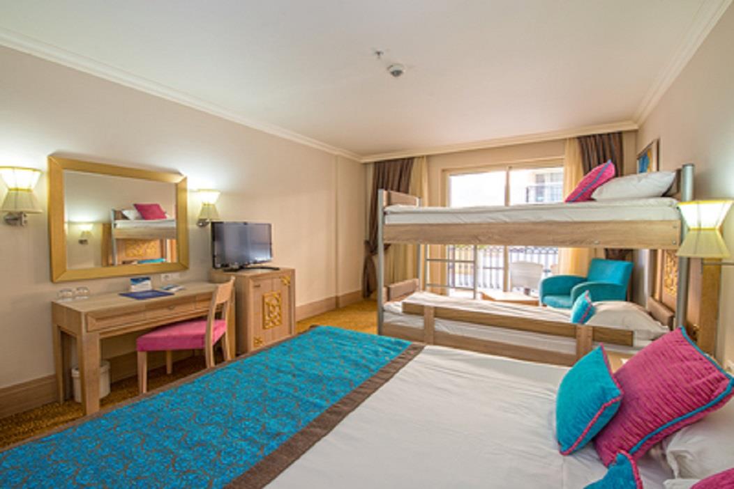 En az 2 yetişkin, En fazla 2 yetişkin + 2 çocuk.