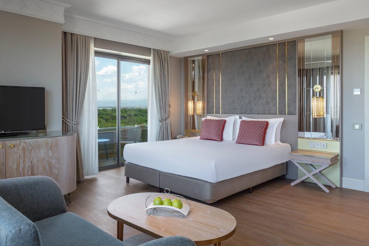 En az 2 yetişkin, En fazla 3 yetişkin + 1 çocuk veya 2 yetişkin + 2 çocuk.