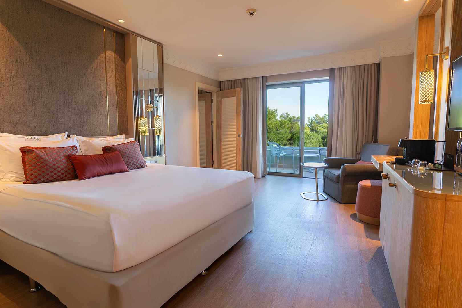 En az 2 yetişkin, En fazla 3 yetişkin + 1 çocuk veya 2 yetişkin + 2 çocuk.