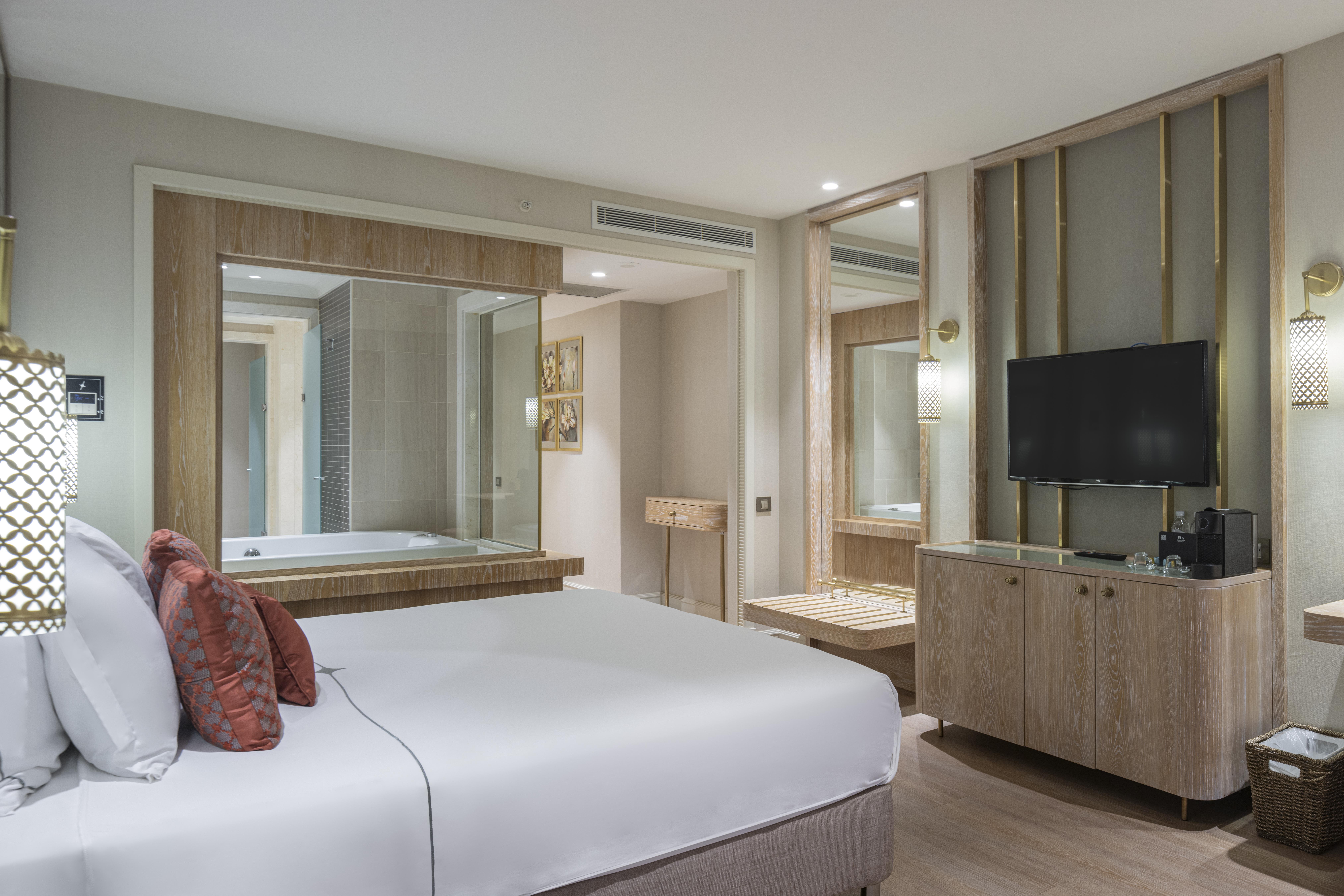 En fazla 2 yetişkin + 1 çocuk veya 1 yetişkin + 1 çocuk.