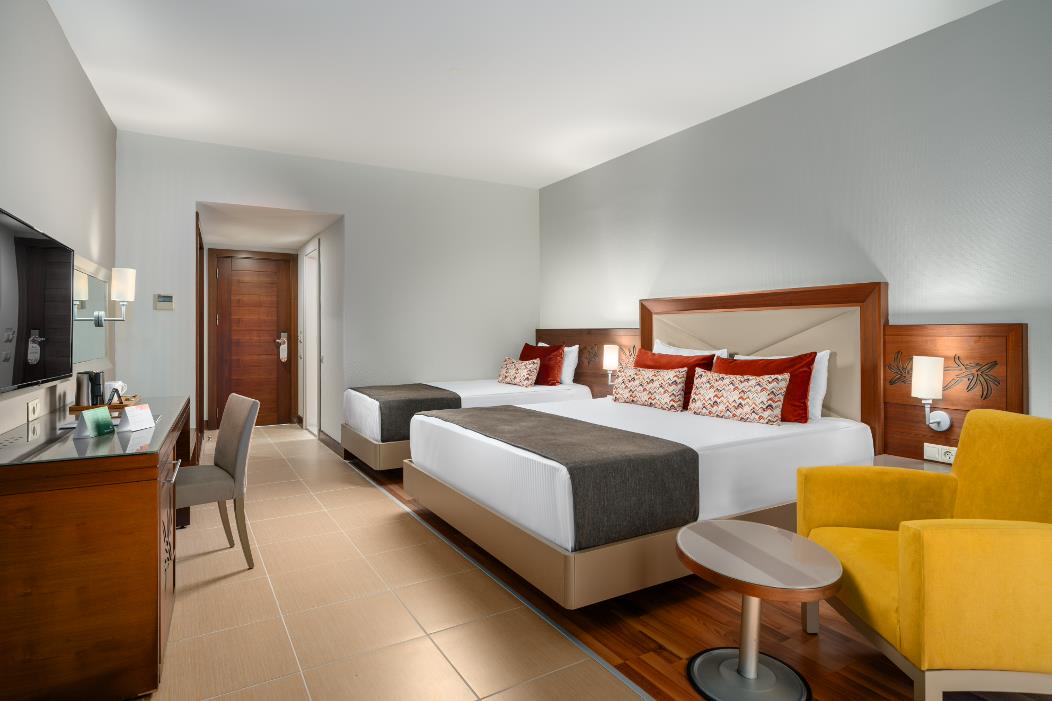 En fazla 3 yetişkin veya 2 yetişkin + 1 çocuk.